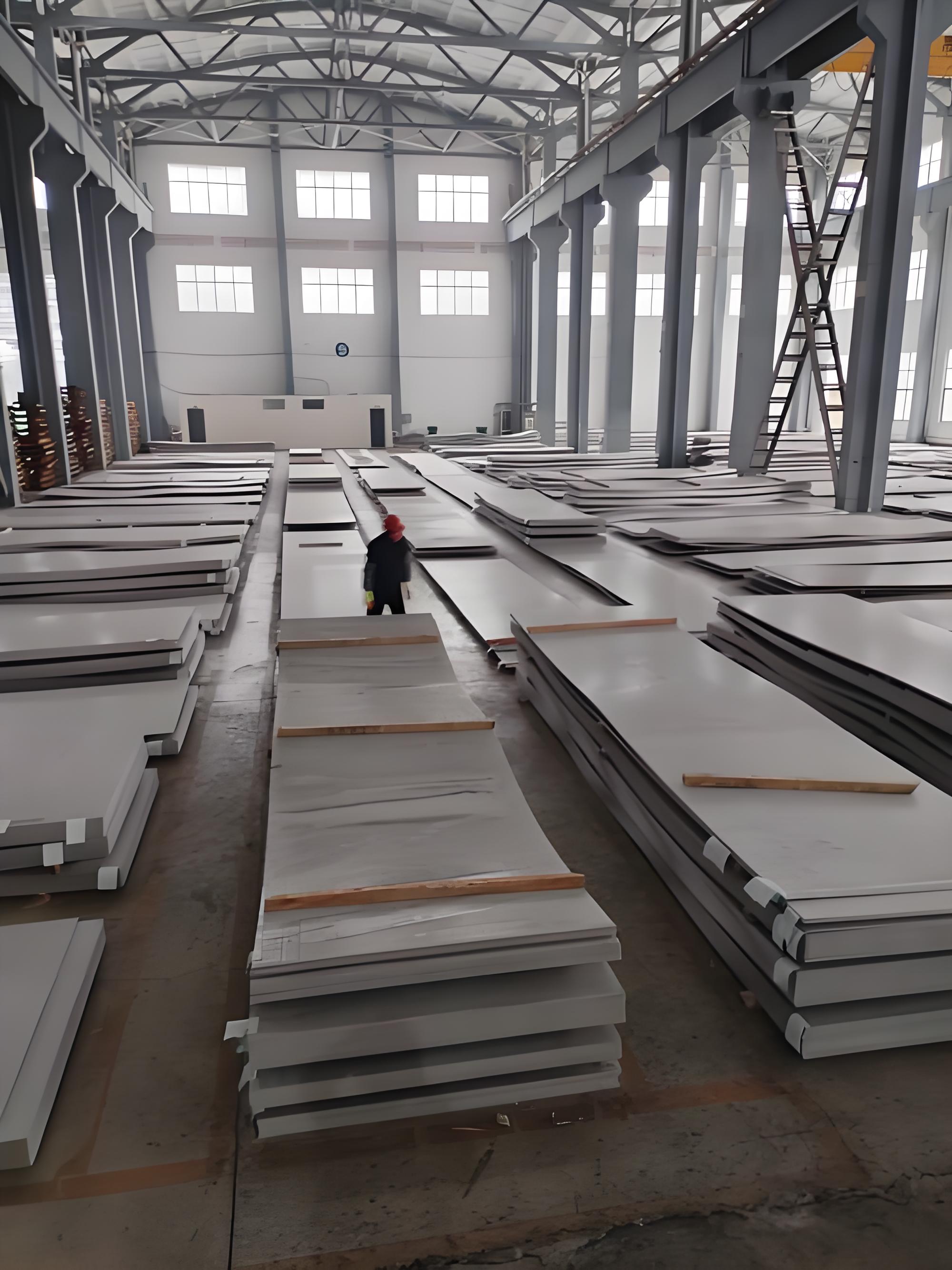 The sales of 316L stainless steel sheet were lower than yesterday. The main strategy was to sell at a lower price.